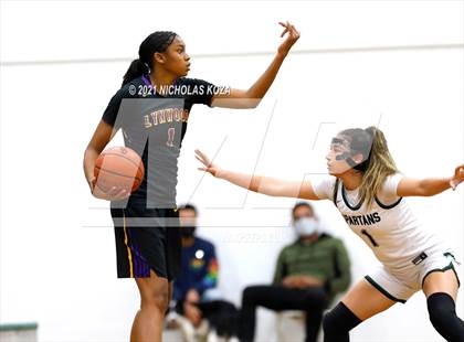Thumbnail 2 in Lynwood vs. Orangewood Academy photogallery.