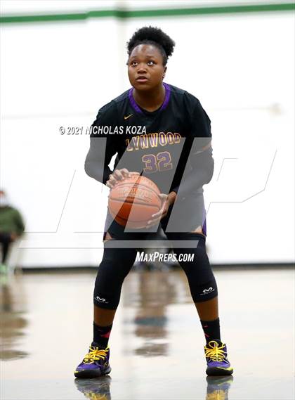 Thumbnail 2 in Lynwood vs. Orangewood Academy photogallery.