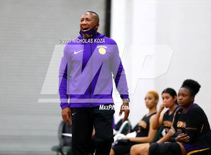 Thumbnail 2 in Lynwood vs. Orangewood Academy photogallery.