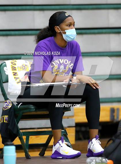 Thumbnail 3 in Lynwood vs. Orangewood Academy photogallery.