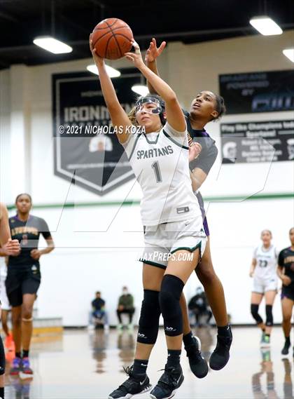 Thumbnail 3 in Lynwood vs. Orangewood Academy photogallery.