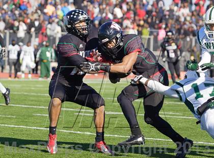 Thumbnail 3 in Wilson vs Woodson (DCIAA Turkey Bowl) photogallery.