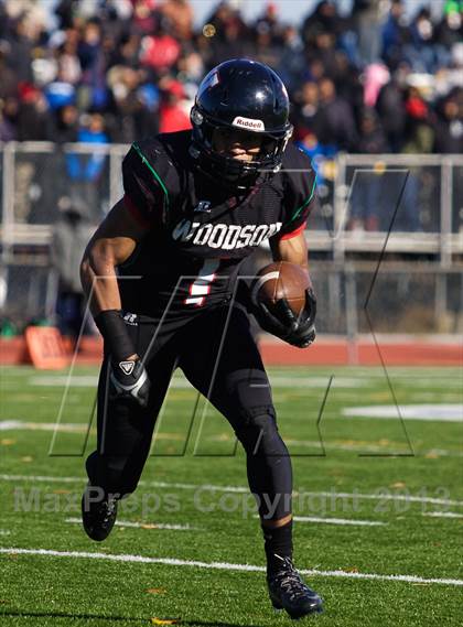 Thumbnail 2 in Wilson vs Woodson (DCIAA Turkey Bowl) photogallery.