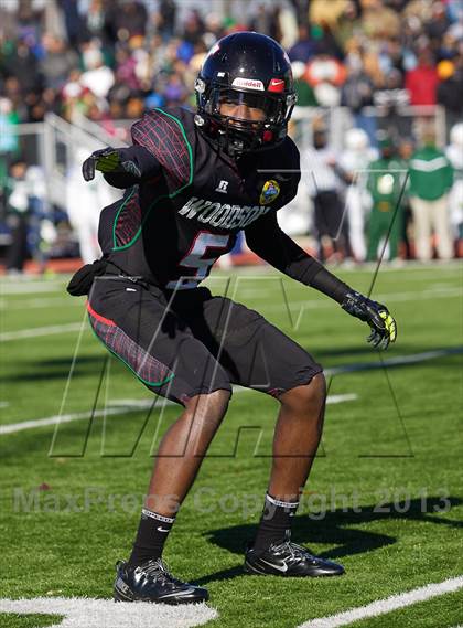Thumbnail 1 in Wilson vs Woodson (DCIAA Turkey Bowl) photogallery.