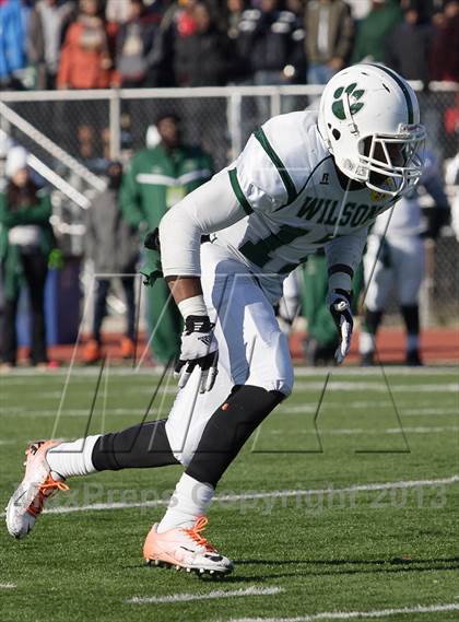 Thumbnail 1 in Wilson vs Woodson (DCIAA Turkey Bowl) photogallery.