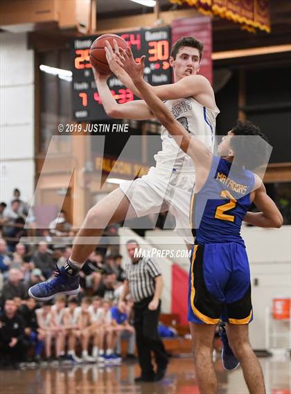 Thumbnail 3 in La Jolla Country Day vs. Shadow Mountain (Torrey Pines Holiday Classic) photogallery.