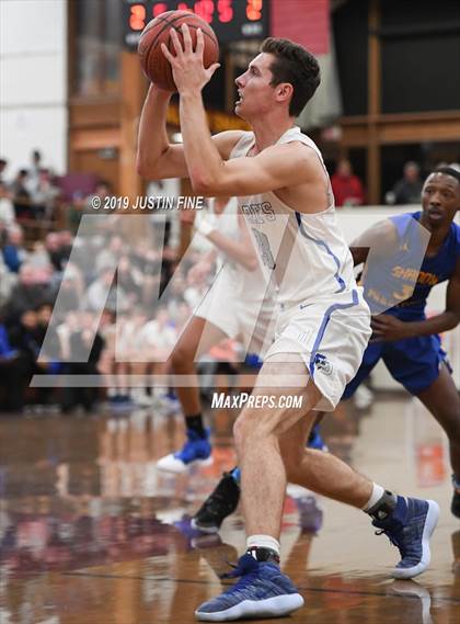 Thumbnail 1 in La Jolla Country Day vs. Shadow Mountain (Torrey Pines Holiday Classic) photogallery.