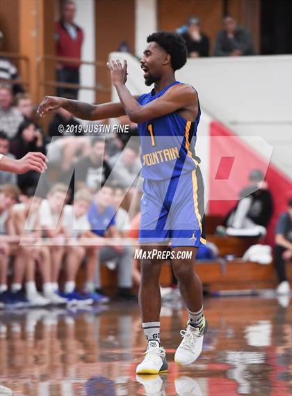 Thumbnail 3 in La Jolla Country Day vs. Shadow Mountain (Torrey Pines Holiday Classic) photogallery.