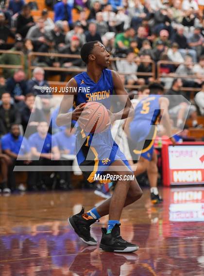 Thumbnail 3 in La Jolla Country Day vs. Shadow Mountain (Torrey Pines Holiday Classic) photogallery.