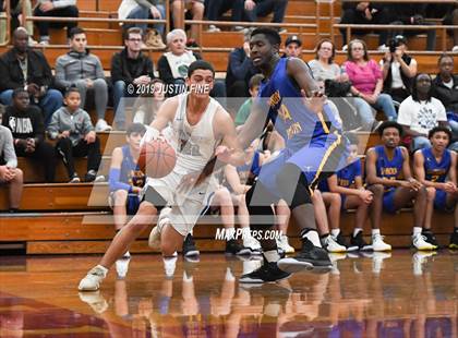 Thumbnail 3 in La Jolla Country Day vs. Shadow Mountain (Torrey Pines Holiday Classic) photogallery.