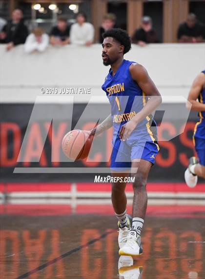 Thumbnail 2 in La Jolla Country Day vs. Shadow Mountain (Torrey Pines Holiday Classic) photogallery.