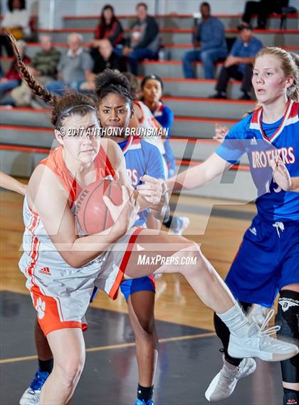 Thumbnail 3 in Christian Brothers vs Roseville (Roseville Elite Showcase) photogallery.