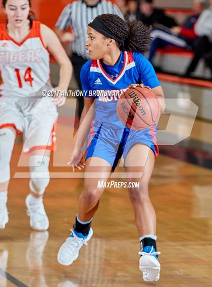 Thumbnail 3 in Christian Brothers vs Roseville (Roseville Elite Showcase) photogallery.