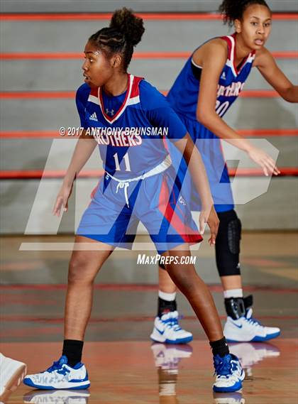 Thumbnail 2 in Christian Brothers vs Roseville (Roseville Elite Showcase) photogallery.