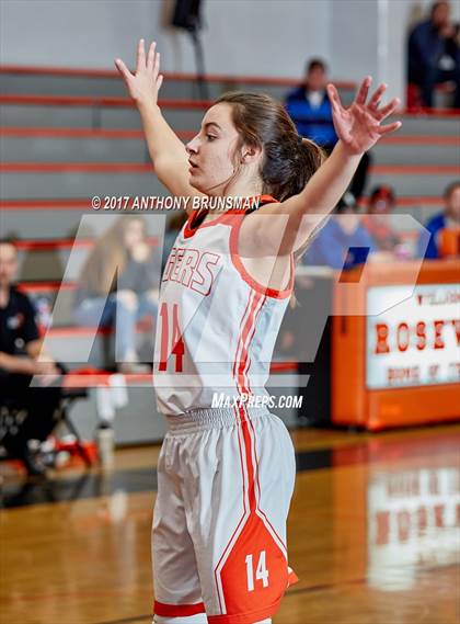 Thumbnail 1 in Christian Brothers vs Roseville (Roseville Elite Showcase) photogallery.