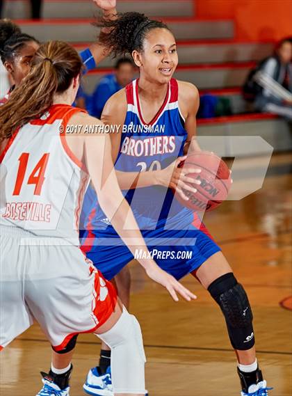 Thumbnail 2 in Christian Brothers vs Roseville (Roseville Elite Showcase) photogallery.