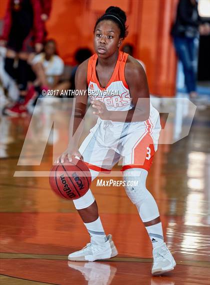 Thumbnail 3 in Christian Brothers vs Roseville (Roseville Elite Showcase) photogallery.