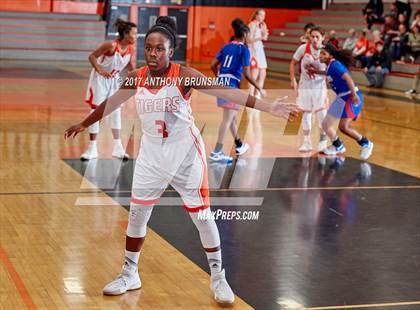 Thumbnail 2 in Christian Brothers vs Roseville (Roseville Elite Showcase) photogallery.