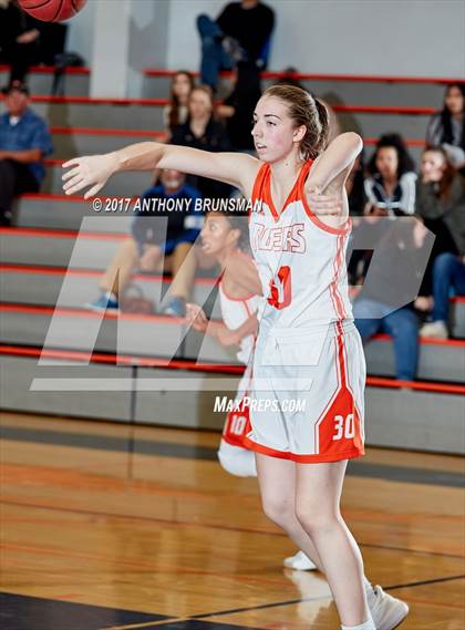 Thumbnail 3 in Christian Brothers vs Roseville (Roseville Elite Showcase) photogallery.