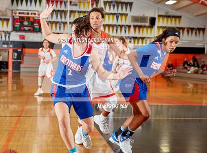 Thumbnail 2 in Christian Brothers vs Roseville (Roseville Elite Showcase) photogallery.