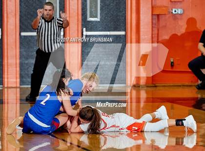 Thumbnail 3 in Christian Brothers vs Roseville (Roseville Elite Showcase) photogallery.
