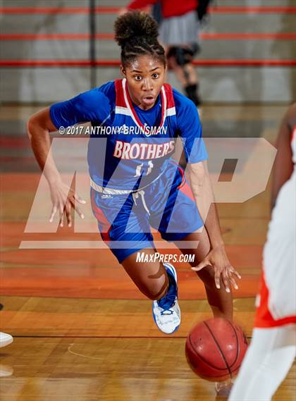 Thumbnail 1 in Christian Brothers vs Roseville (Roseville Elite Showcase) photogallery.