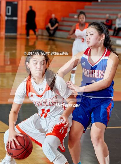 Thumbnail 1 in Christian Brothers vs Roseville (Roseville Elite Showcase) photogallery.