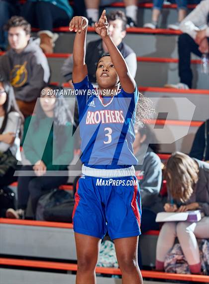 Thumbnail 3 in Christian Brothers vs Roseville (Roseville Elite Showcase) photogallery.