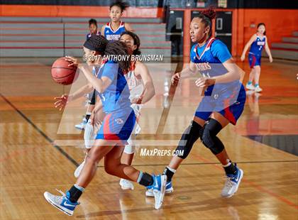 Thumbnail 2 in Christian Brothers vs Roseville (Roseville Elite Showcase) photogallery.