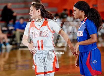 Thumbnail 3 in Christian Brothers vs Roseville (Roseville Elite Showcase) photogallery.