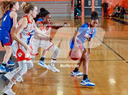 Thumbnail 2 in Christian Brothers vs Roseville (Roseville Elite Showcase) photogallery.