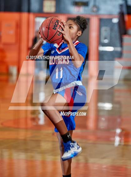 Thumbnail 3 in Christian Brothers vs Roseville (Roseville Elite Showcase) photogallery.