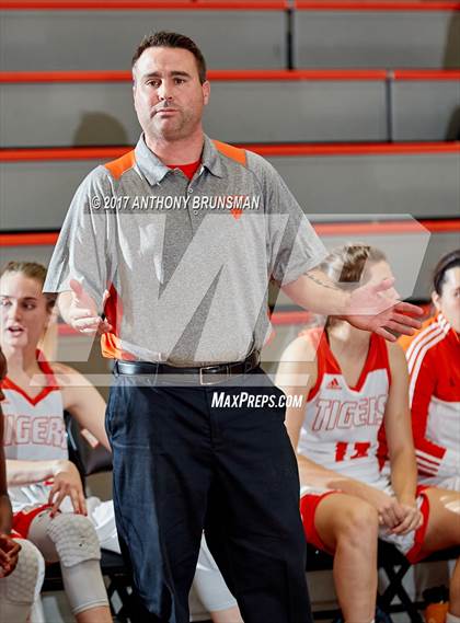 Thumbnail 3 in Christian Brothers vs Roseville (Roseville Elite Showcase) photogallery.