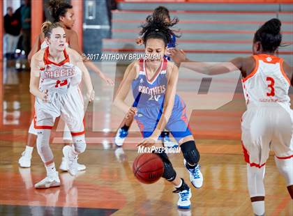 Thumbnail 3 in Christian Brothers vs Roseville (Roseville Elite Showcase) photogallery.