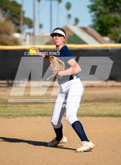 Thumbnail 2 in Christian @ Holtville photogallery.