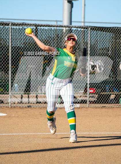 Thumbnail 2 in Christian @ Holtville photogallery.