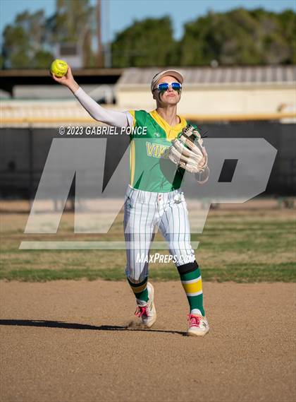 Thumbnail 3 in Christian @ Holtville photogallery.