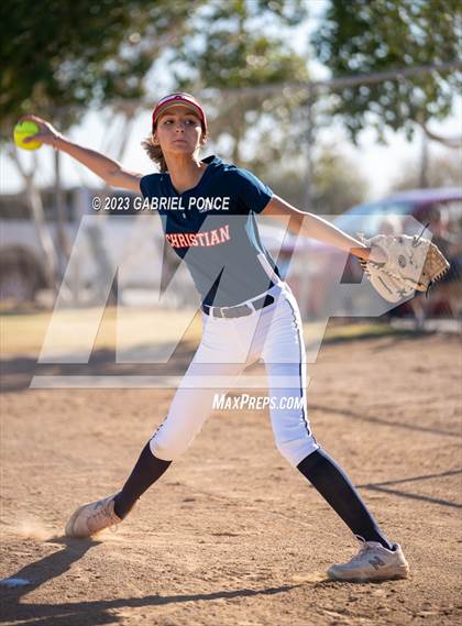 Thumbnail 3 in Christian @ Holtville photogallery.