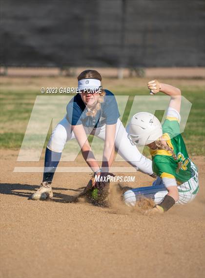Thumbnail 2 in Christian @ Holtville photogallery.