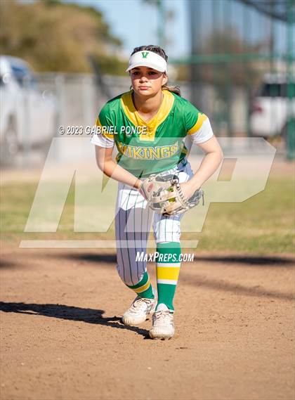 Thumbnail 3 in Christian @ Holtville photogallery.