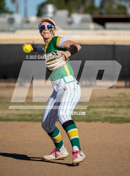 Thumbnail 1 in Christian @ Holtville photogallery.