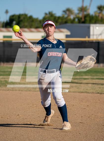 Thumbnail 2 in Christian @ Holtville photogallery.