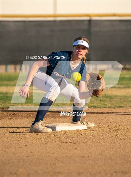 Thumbnail 3 in Christian @ Holtville photogallery.