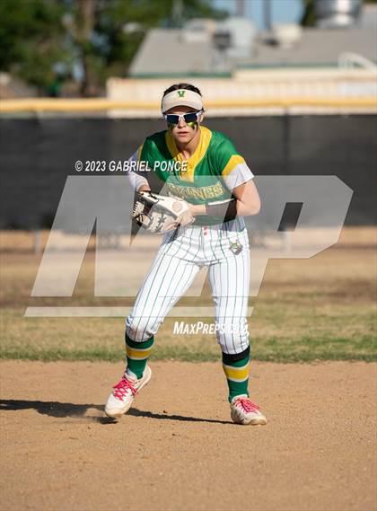 Thumbnail 2 in Christian @ Holtville photogallery.