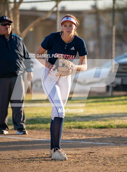 Thumbnail 2 in Christian @ Holtville photogallery.