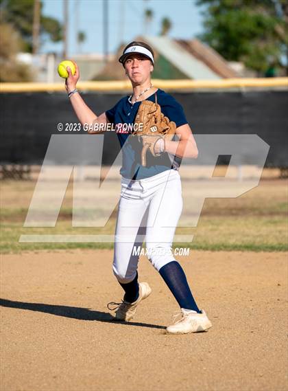 Thumbnail 3 in Christian @ Holtville photogallery.