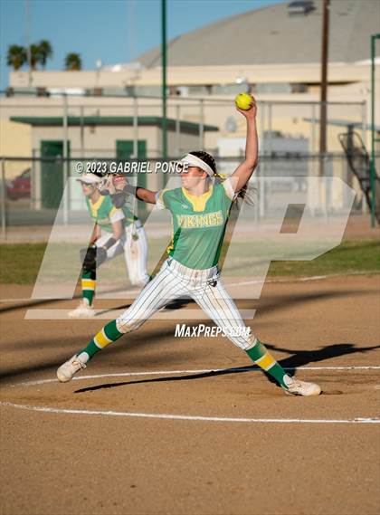 Thumbnail 1 in Christian @ Holtville photogallery.