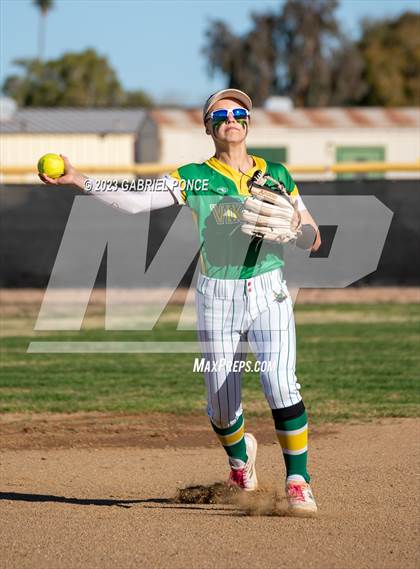 Thumbnail 3 in Christian @ Holtville photogallery.