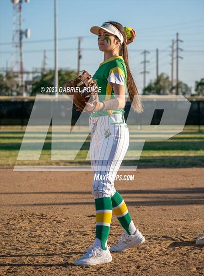 Thumbnail 2 in Christian @ Holtville photogallery.