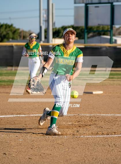 Thumbnail 2 in Christian @ Holtville photogallery.